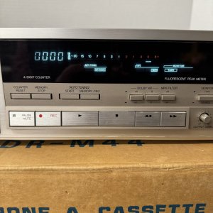 Стереокассетная дека Denon Dr-M44 с 3 головками и 2 двигателями-Япония  -1984-год
