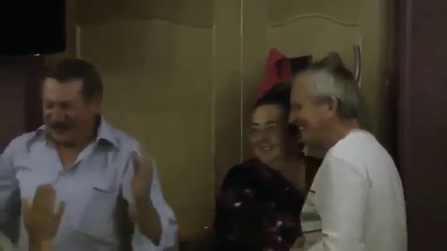 Прихожу на вечер встречи выпускников! смотреть онлайн