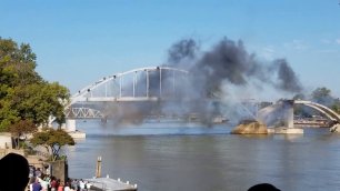 Столетний мост не смогли взорвать с первого раза