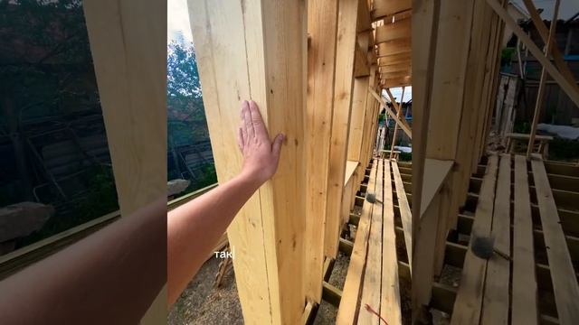 Теплые углы в каркасном доме. Сборка каркаса. Утепление. Обзор каркасника #tiktok #reels #shorts смотреть онлайн