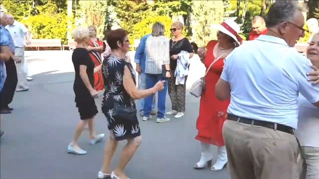 ОЙ ЛЕТЯТЬ ЛЕЛЕКИ!!! 16 июля 2023 ХАРЬКОВ ТАНЦЫ смотреть онлайн