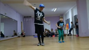 Школа Танцев Тренер С Учеником , 7 лет Артем hip hop Смела