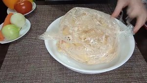 КАРП В ДУХОВКЕ С ЛИМОНОМ , КАРТОФЕЛЬ ЗАПЕЧЕНЫЙ В СЛИВОЧНО- ЧЕСНОЧНОМ СОУСЕ..