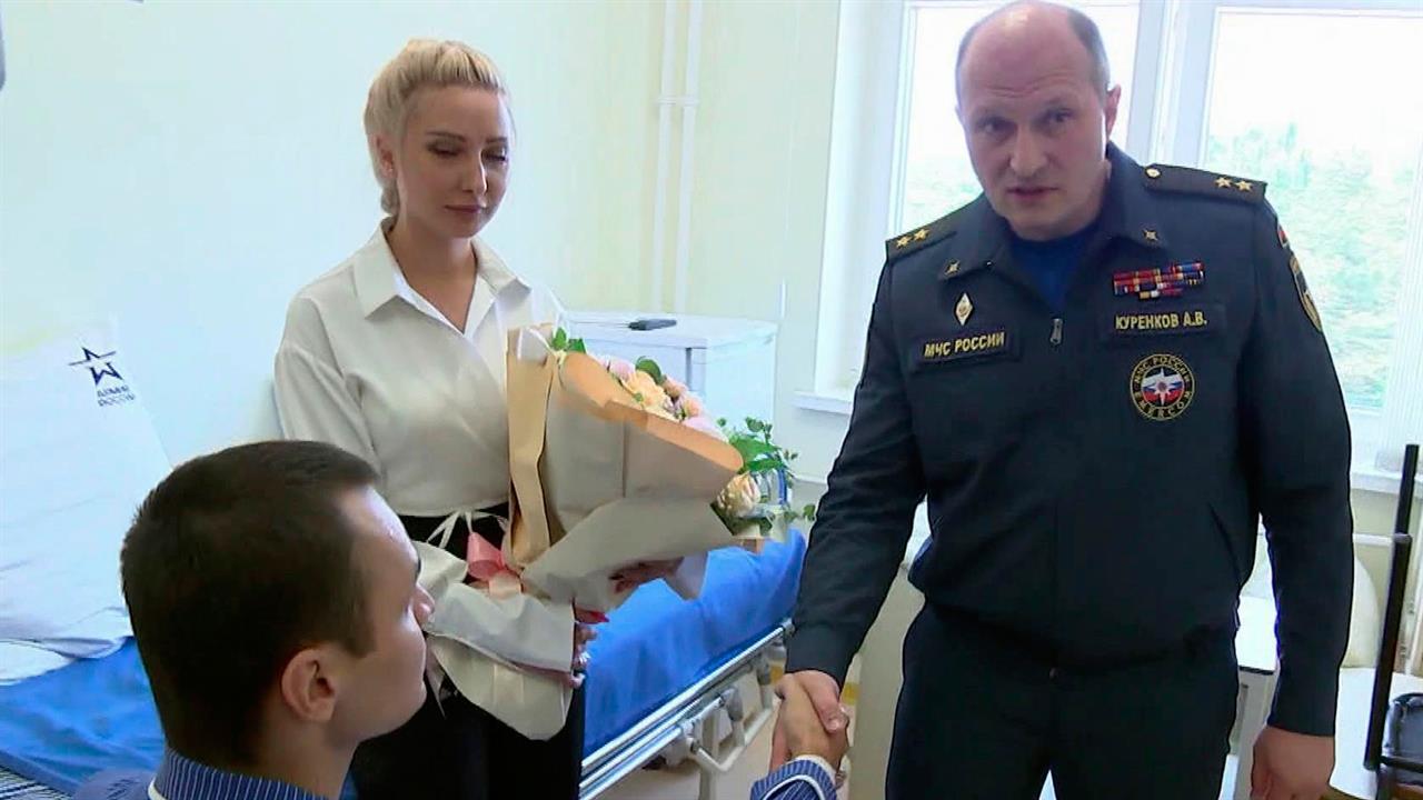 В военном госпитале имени Вишневского в Красногорске побывал глава МЧС