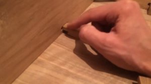 Стол с дерева. Правильное крепление столешницы из массива