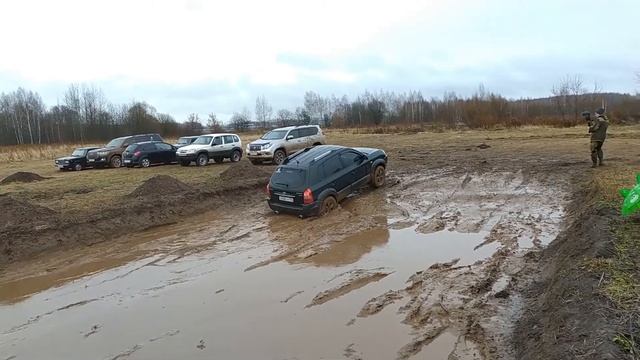 Offroad Hyundai Tucson VS Toyota RAV4 смотреть онлайн