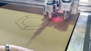 Планшетный режущий плоттер для резки гофрированного картона