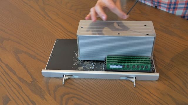 ULTIMATE cheap and easy Mac Pro build for 2020! смотреть онлайн
