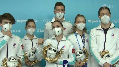 Международный союз конькобежцев лишил фигуристов РФ золота командного турнира на Олимпиаде в Пекине