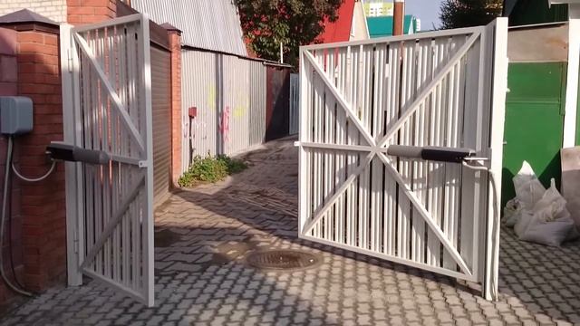 Автоматические распашные ворота