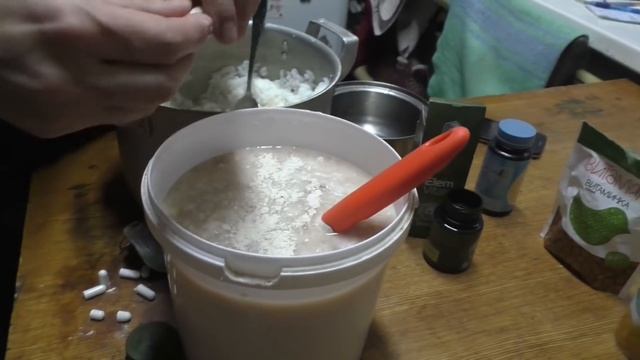 Кормление щенков в возрасте 1 месяц. П-К "Шилеле". смотреть онлайн