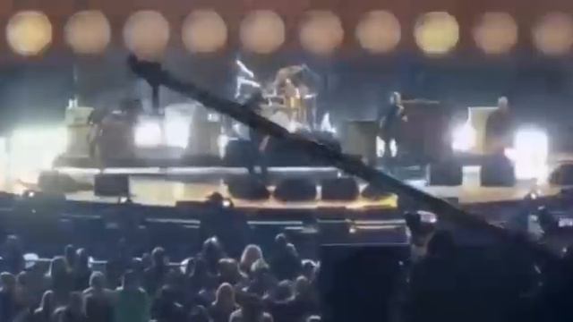 Brian Johnson (AC/DC) with Foo Fighters - BACK IN BLACK - "Vax Live" Los Angeles 02.05.2021