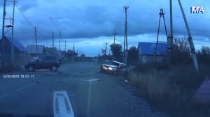 Пьяная мать с ребенком в машине протаранила легковушку в Свердловской области (08.09.2016)