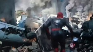 Человек паук (Том Холанд) против человека паука (Тоби Магуайр) битва века