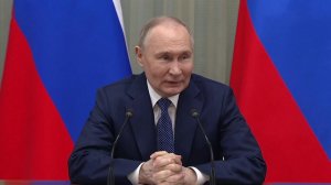 Владимир Путин провел совещание с правительством, которое поблагодарил за работу