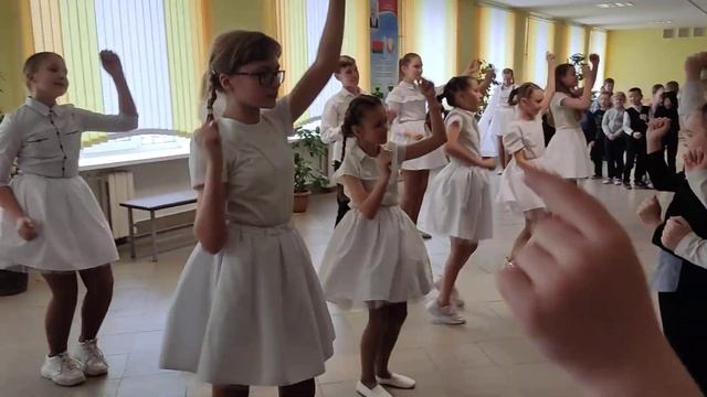 Флешмоб "Что манит птицу" смотреть онлайн