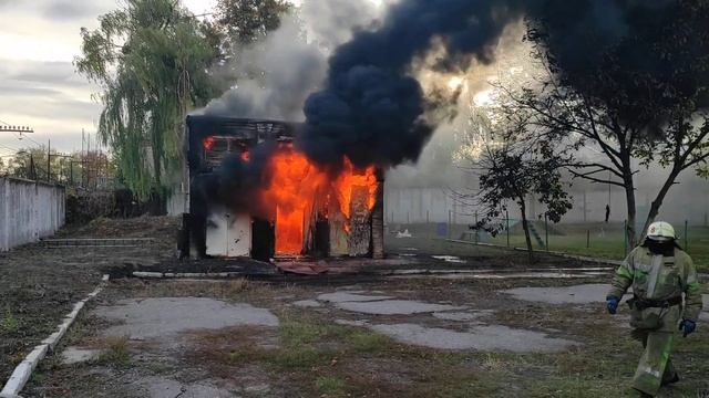 пожар на трансформаторной подстанции! Возгорание масла! смотреть онлайн