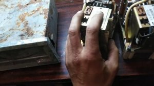 Ш 6900 и 2шт. УЗМ 01 - сравнение по содержанию радиодеталей.