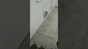 Кладка плитки на не ровный пол, обзор и советы для начинающих.