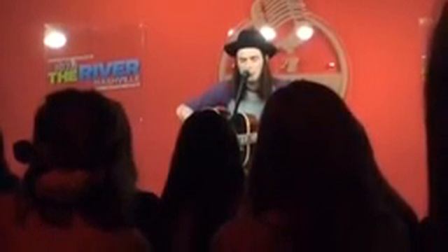 James Bay acoustic live - Hold Back the River смотреть онлайн