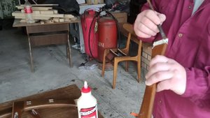Как самому отремонтировать деревянные стулья? Капитальный ремонт Чешских стульев.