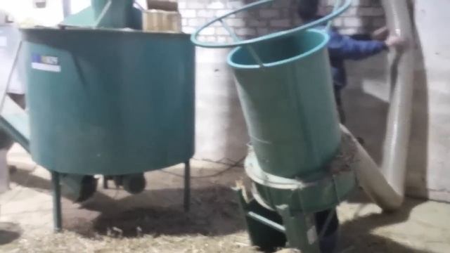 Соломорезка,  измельчитель соломы