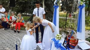 Дочка несет нам кольца на свадьбе Выездная церемония ведущая Наташа Гармаш