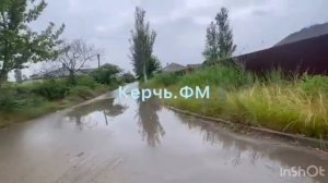 После дождя на Жени Дудник не уходит вода: брак ремонта в Керчи