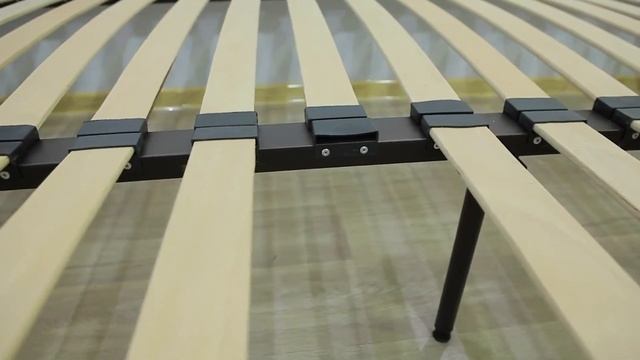 Джоконда металлическая двуспальная кровать на деревянных ногах, фабрика Металл Дизайн смотреть онлайн