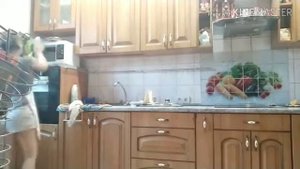 День со мной: моем кухню, духовку и ухаживает за руками.