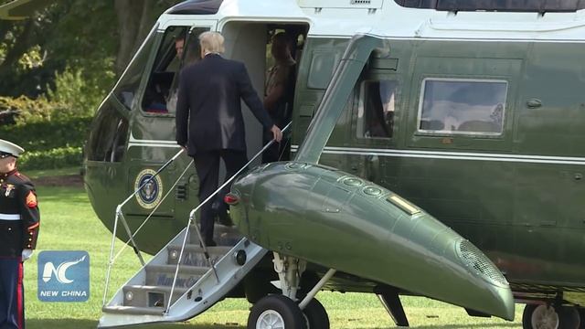 Trump departs White House with Grandkids, Melania, Ivanka to Camp David смотреть онлайн