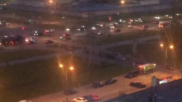 Освещение перекрёстка становится лучше смотреть онлайн