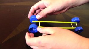 Как сделать машину для детей на резиномоторе! Простая детская машинка своими руками - Отец и Сын