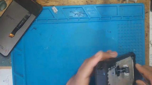 OUKITEL WP15 разбор и замена дисплейного модуля. Часть1 смотреть онлайн