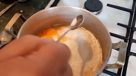 Пышные оладушки на Кефире. Бабушкин рецепт Нежные оладья дома делюсь рецептом оладушек.