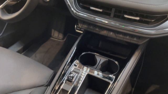 Škoda Enyaq Coupe RS 2022 - Quick look in 4K | Exterior - Interior (Race Blue & Crystal Grill) смотреть онлайн