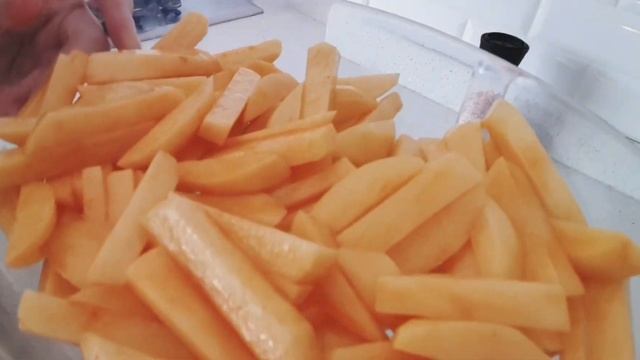 Узнайте, как приготовить идеальную картошку фри в духовке. Просто и вкусно!#breakfast #french fries