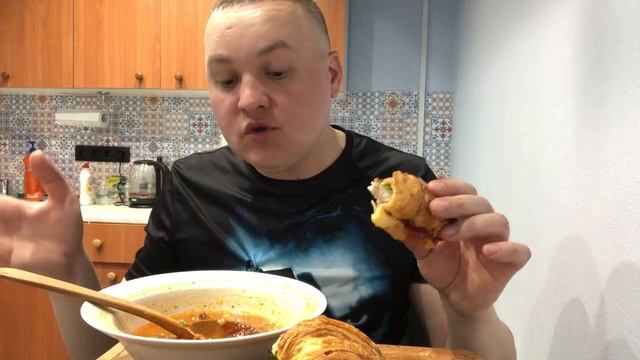 Круассан с форелью|Харчо|История:Алиса МУКБАНГ MUKBANG