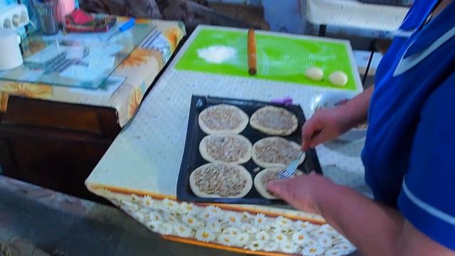 Напекла целую гору вкусной сдобы, показываю как завела тесто и постряпала деревенские шаньги