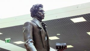 В аэропорту "Шереметьево" открыли памятник Александру Пушкину