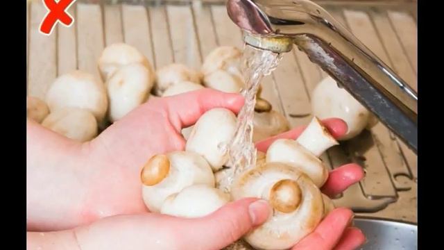 5 продуктов, которые нельзя мыть перед приготовлением, и 5 — которые нужно