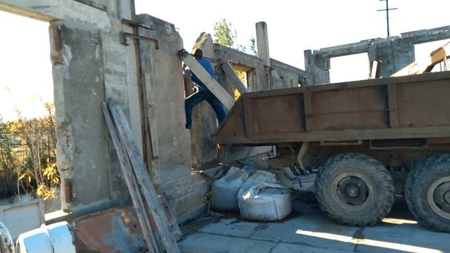 Гараж из плит. Монтаж плиты в одного. смотреть онлайн