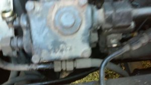 Снятие Даф топливной мотор 320 пробило сальник на насосе тнвд