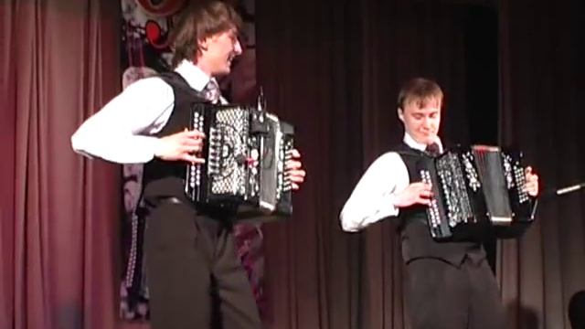 П.Уханов и Д.Шилов - муз. Е.Дербенко "Когда танцуют все" смотреть онлайн