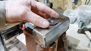 Как насадить кувалду, молоток.