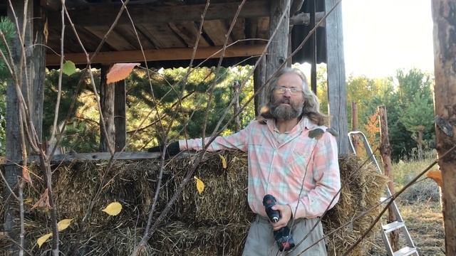 ДОМ ИЗ СОЛОМЫ...КУРЯТНИК ИЗ СОЛОМЫ. Старая технология в новом качествее смотреть онлайн