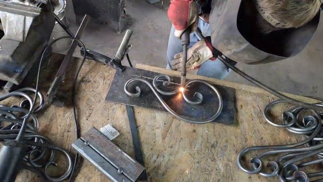 Подставка для ёлки своими руками. Кована підставка для ялинки своїми руками. Blacksmithing. смотреть онлайн