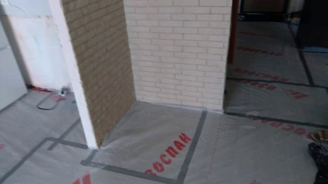 Продолжаем класть гипсовую плитку кирпич на кухне смотреть онлайн