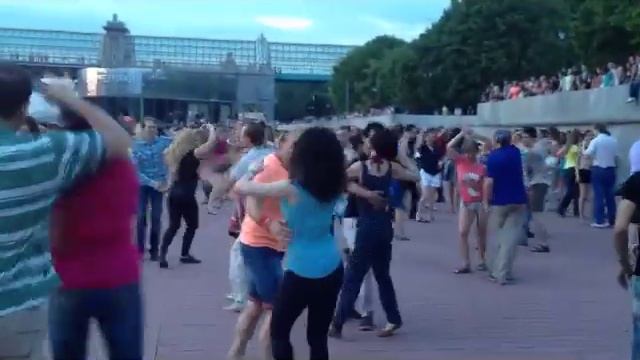 Сальса вечеринка на Андреевском Мосту от команды Ритм и Блюз Кафе. смотреть онлайн