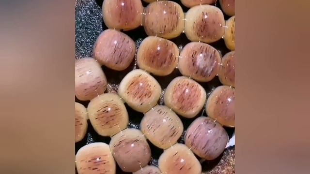 БИЗНЕС НА КОСТЯХ. Как из костей делают кольца, чётки, браслеты, брелки смотреть онлайн